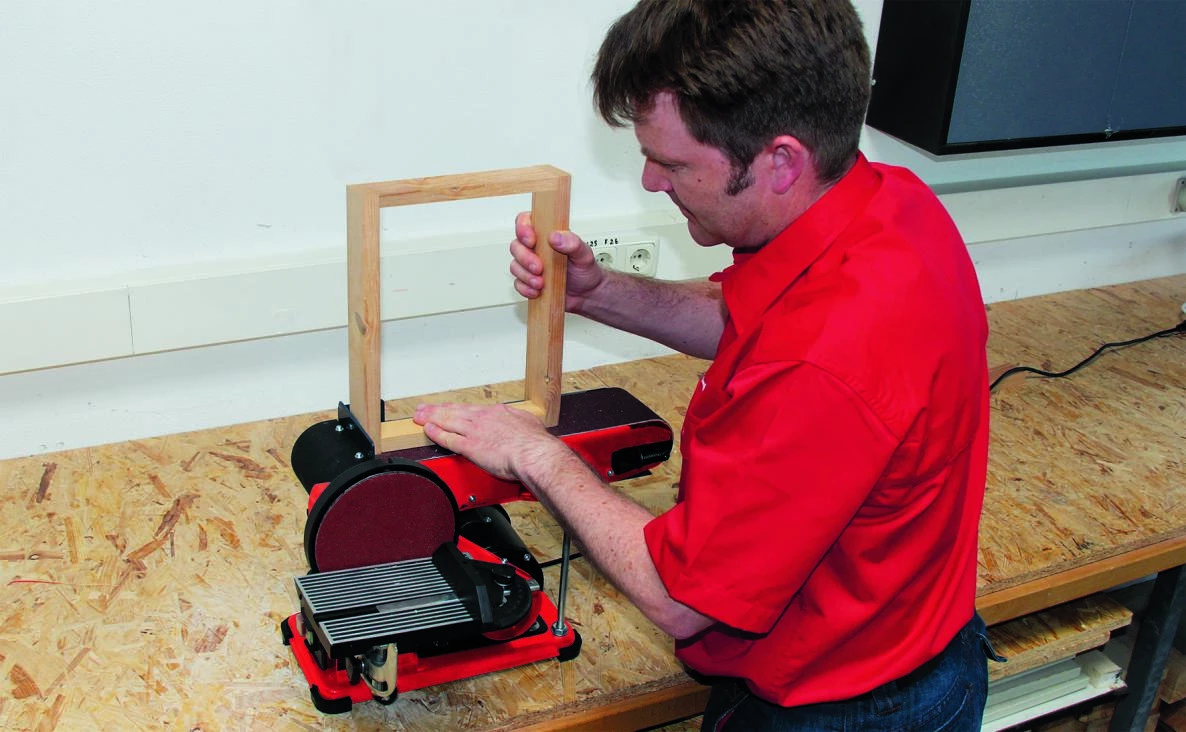 Einhell Ponceuse à Bande 4419255 TC-US 400 Ponceuse D'établi / à Disque Et à Bande 6 Einhell Ponceuse à Bande 4419255 TC-US 400 Ponceuse D'établi / à Disque Et à Bande – Image 4